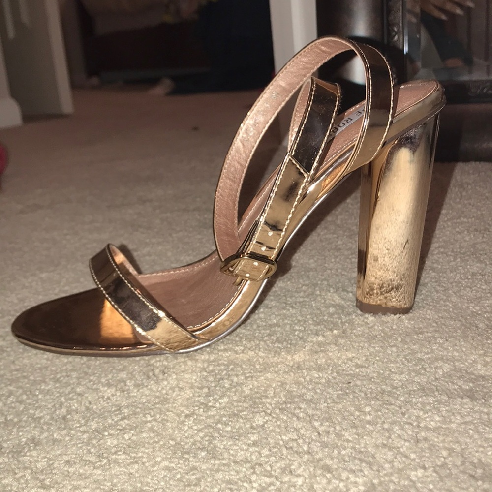 ROSE GOLD METALLIC HEEL